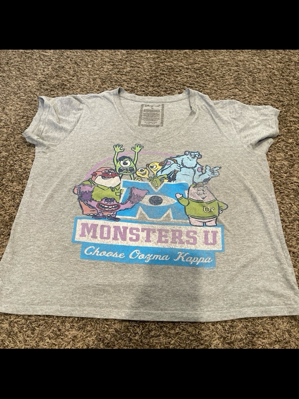 Disney store monsters University V-neck shirt, XL